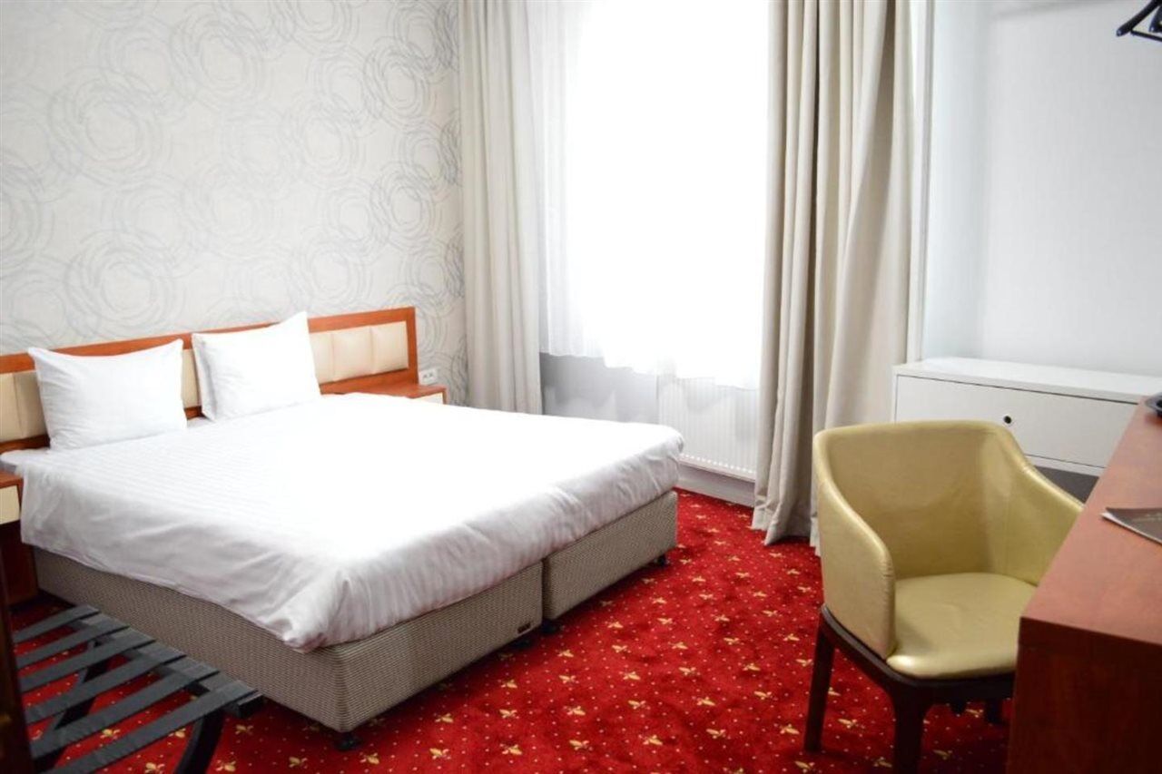 Kosher Hotel Lev Or Bucarest Exterior foto